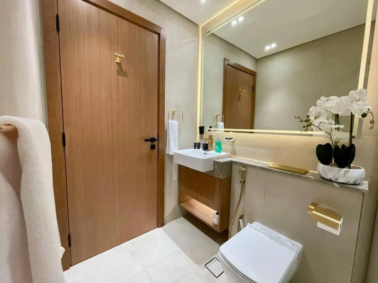 Brand New Cozy 2Br Apartment In Jvc With Balcony Dubai
