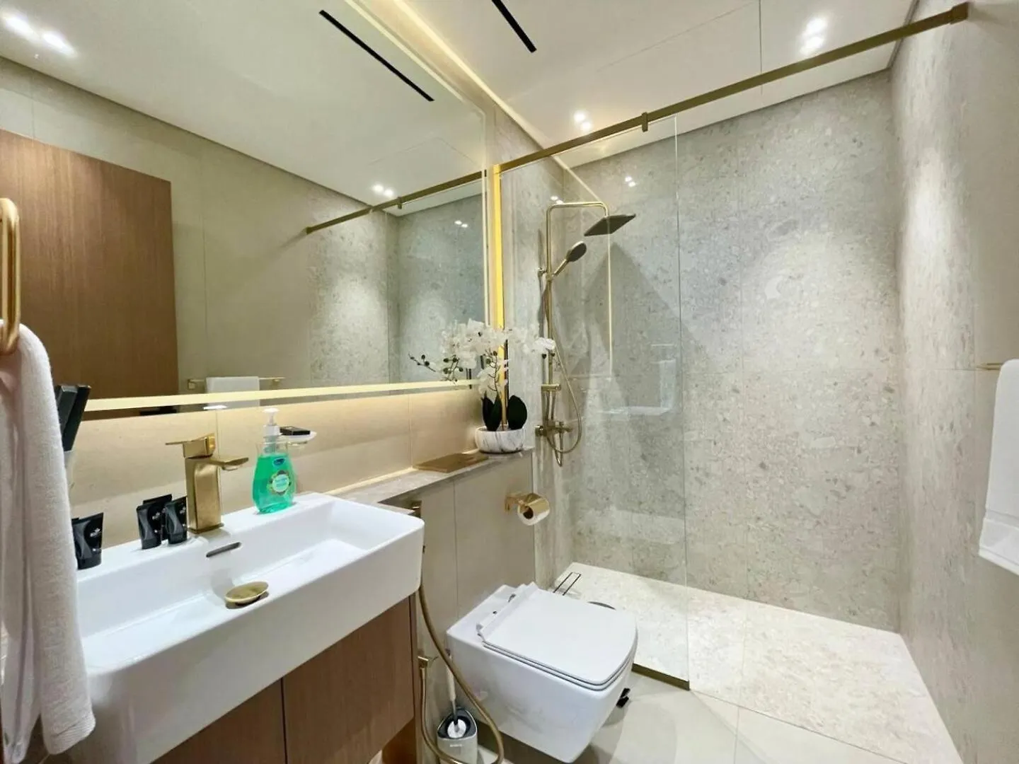 Brand New Cozy 2Br Apartment In Jvc With Balcony Dubai United Arab Emirates